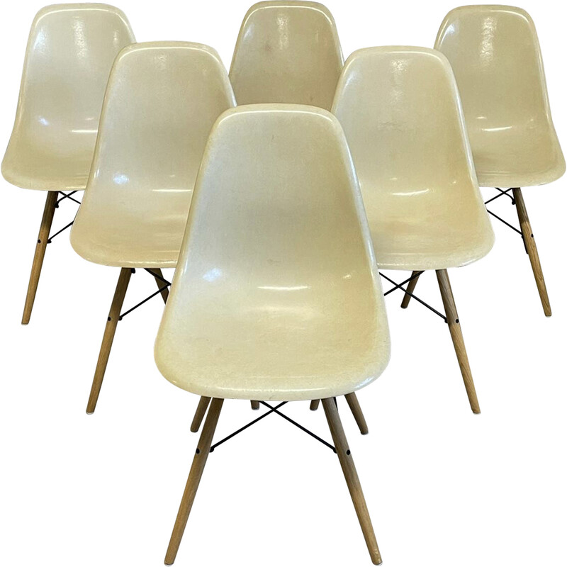 Ensemble de 6 chaises coque vintage "Dsw" par Charles et Ray Eames pour Herman Miller, U.S.A. 1965