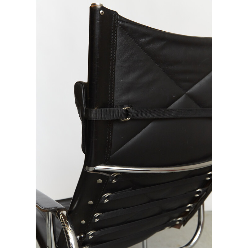 He1106 vintage armchair in chrome steel and leather by Hans Eichenberger for Strässle