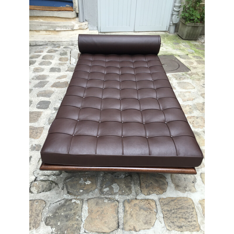 Knoll "Barcelona" daybed in brown leather, Mies VAN DER ROHE - 2000 **