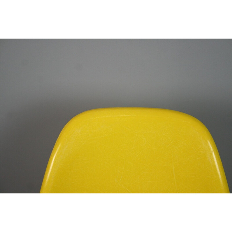 "Dsx" yellow chair in fiber glass and chromed steel by Eames for Herman miller - 1960s