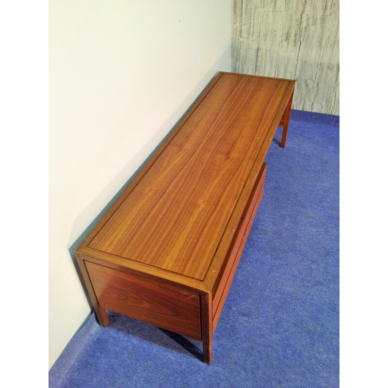 Table basse Suisse en noyer - années 60