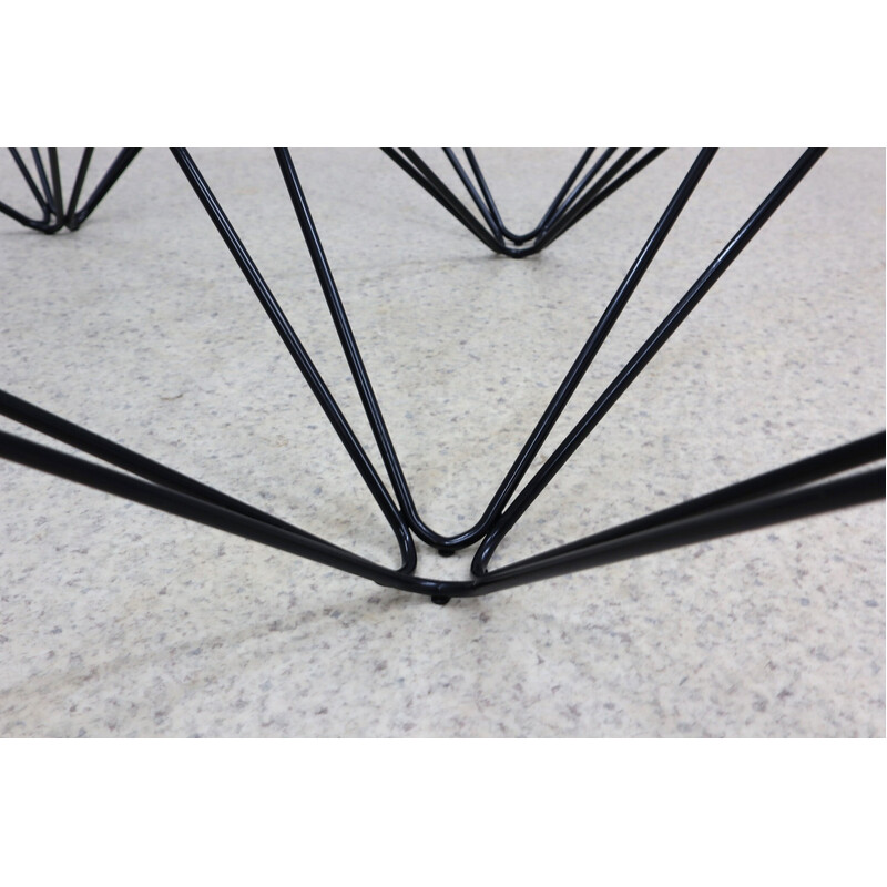 Table basse vintage géométrique en fer tubulaire laqué noir et verre transparent, Italie 1980