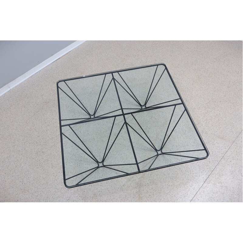 Table basse vintage géométrique en fer tubulaire laqué noir et verre transparent, Italie 1980