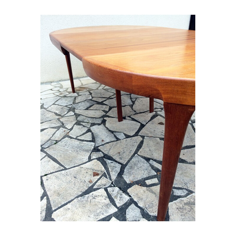 Teak extendable dining table - 1960s