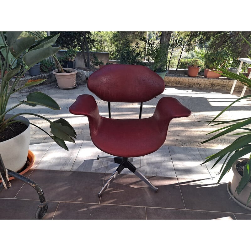 Vintage office armchair in red leather, Italy