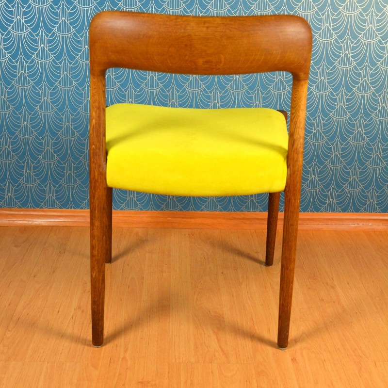 Silla vintage 75 de teca y tapizada de Niels Otto Møller para JL Møllers Møbelfabrik, Dinamarca años 50