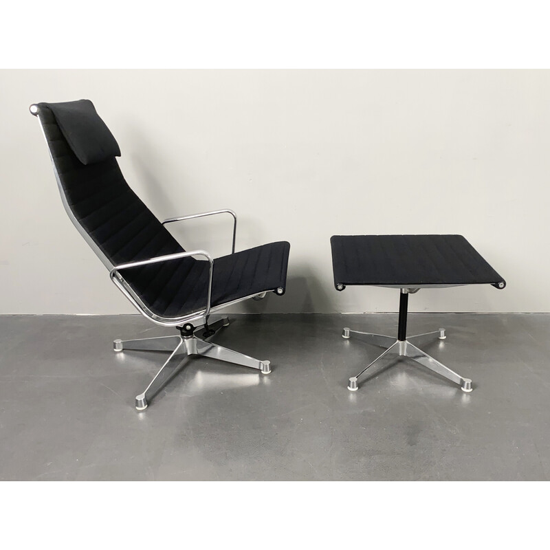 Poltrona vintage Ea 124 con poggiapiedi di Charles e Ray Eames per Herman Miller, Germania anni '70