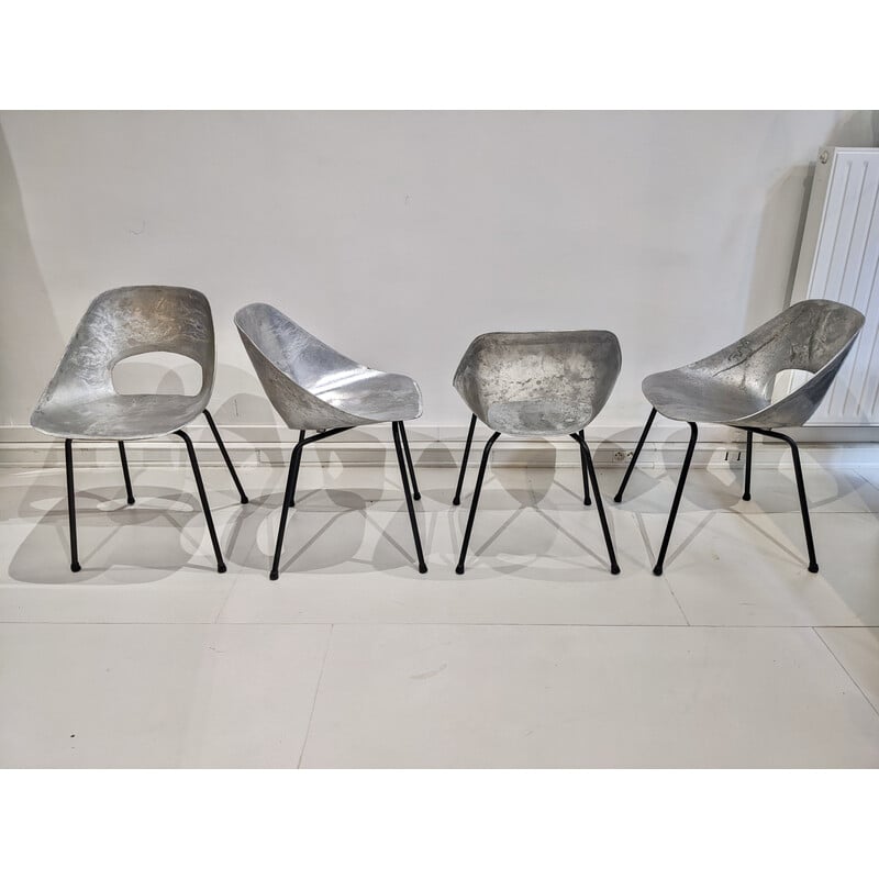 Set of 4 vintage aluminum "tulip" chairs by Pierre Guariche, 1950