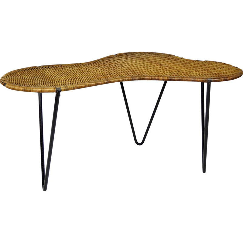 Table basse "Rognon" de Raoul GUYS en rotin et métal noir - 1950