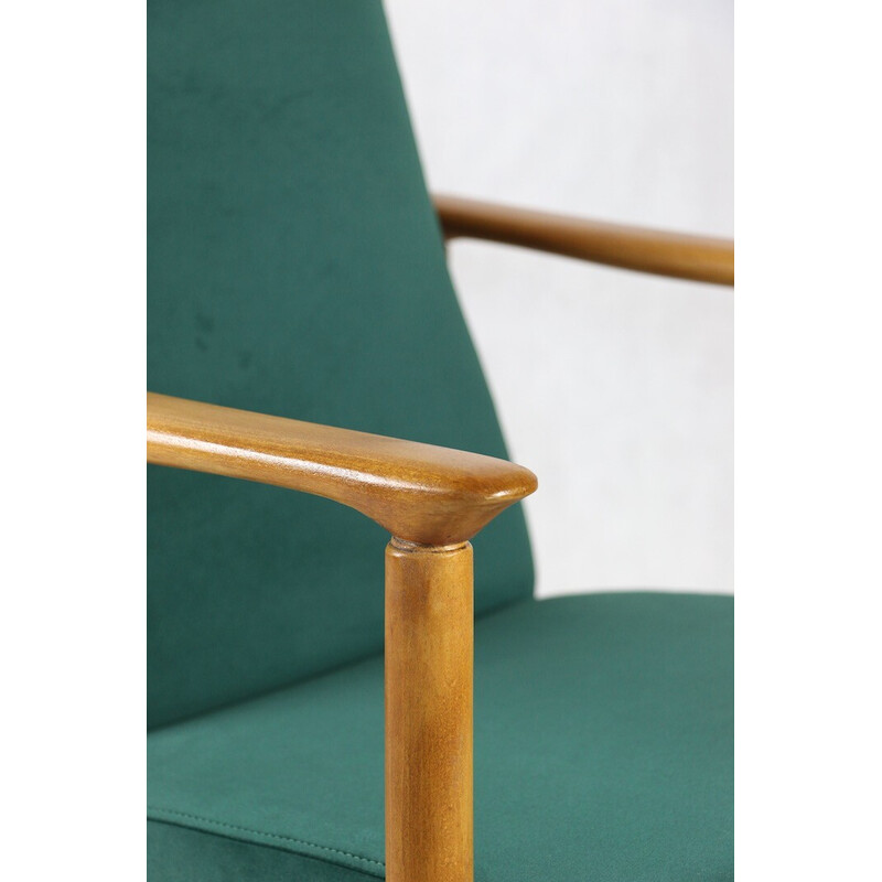 Vintage GFM-142 fauteuil in hout en groen fluweel van Edmund Homa, 1970