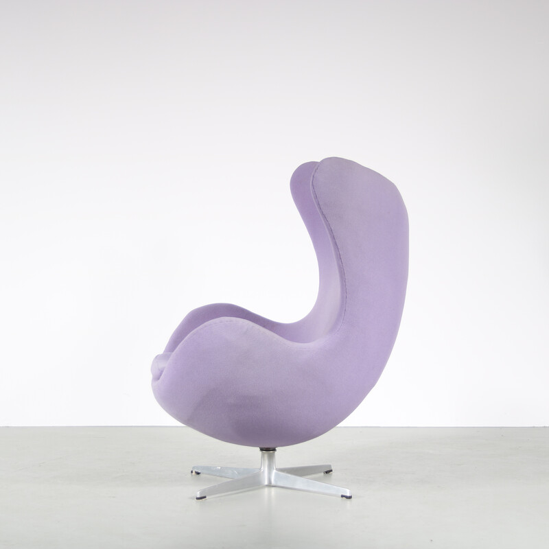 Vintage "Egg" armchair in metal and lilac fabric by Arne Jacobsen for Fritz Hansen, Denmark 1960s