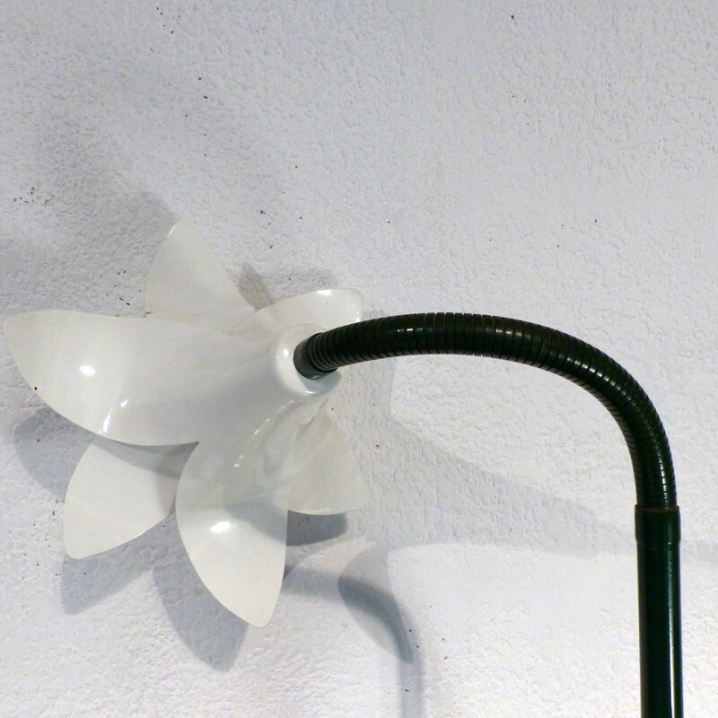 Green flower-shaped floor lamp in metal - 1980s