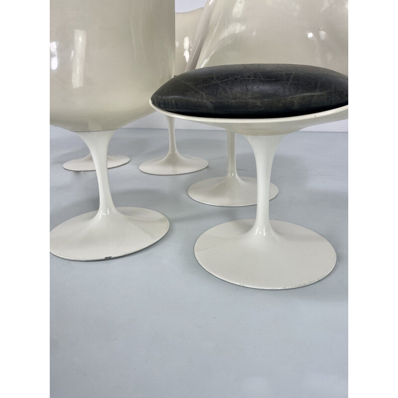 Set of 8 vintage "Tulip" chairs by Eero Saarinen for Knoll International, USA 1969