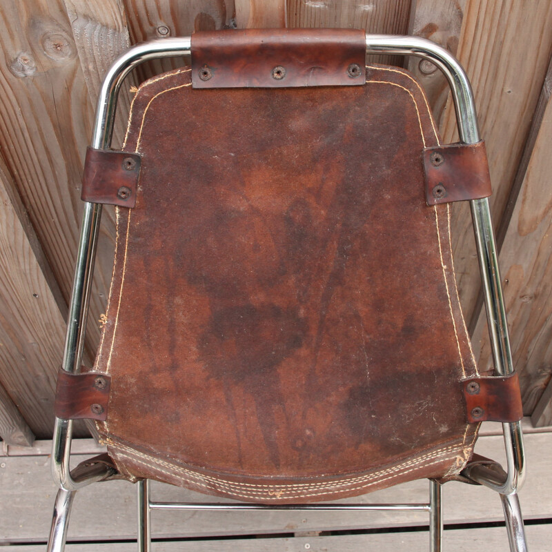 Vintage stoel geselecteerd door Charlotte Perriand voor Les Arcs