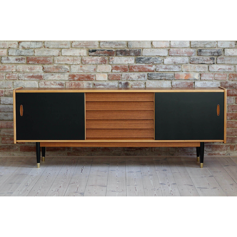 sideboard escandinavo em teca e latão por Nils Jonsson para Hugo Troeds, anos 60