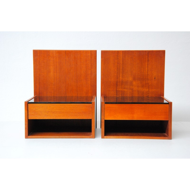 Pareja de mesitas de noche vintage de teca y cristal de Hans Wegner para Getama, años 60