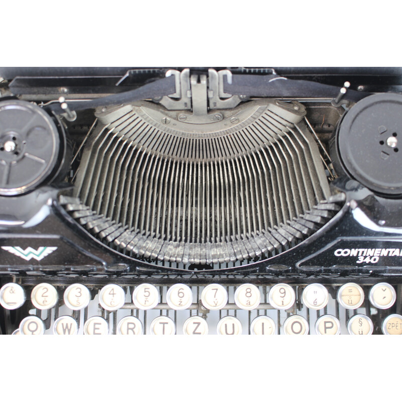 Macchina da scrivere portatile d'epoca in metallo, acciaio e cromo, Germania 1931-1940