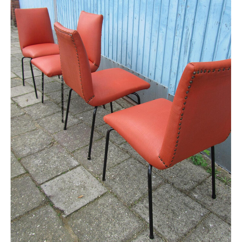 Juego de 4 sillas vintage de metal y piel de Pierre Guariche para Meurop, Bélgica años 60