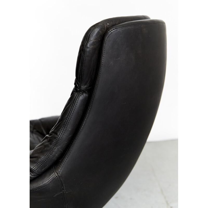 Vintage danish leather armchair by H.w. Klein for Bramin