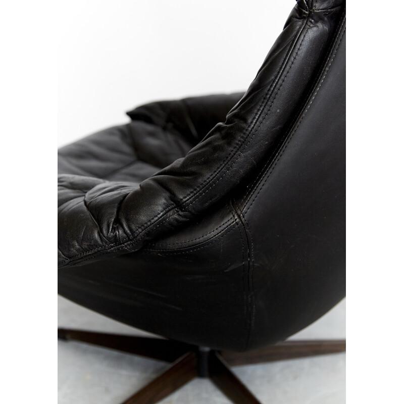 Vintage danish leather armchair by H.w. Klein for Bramin