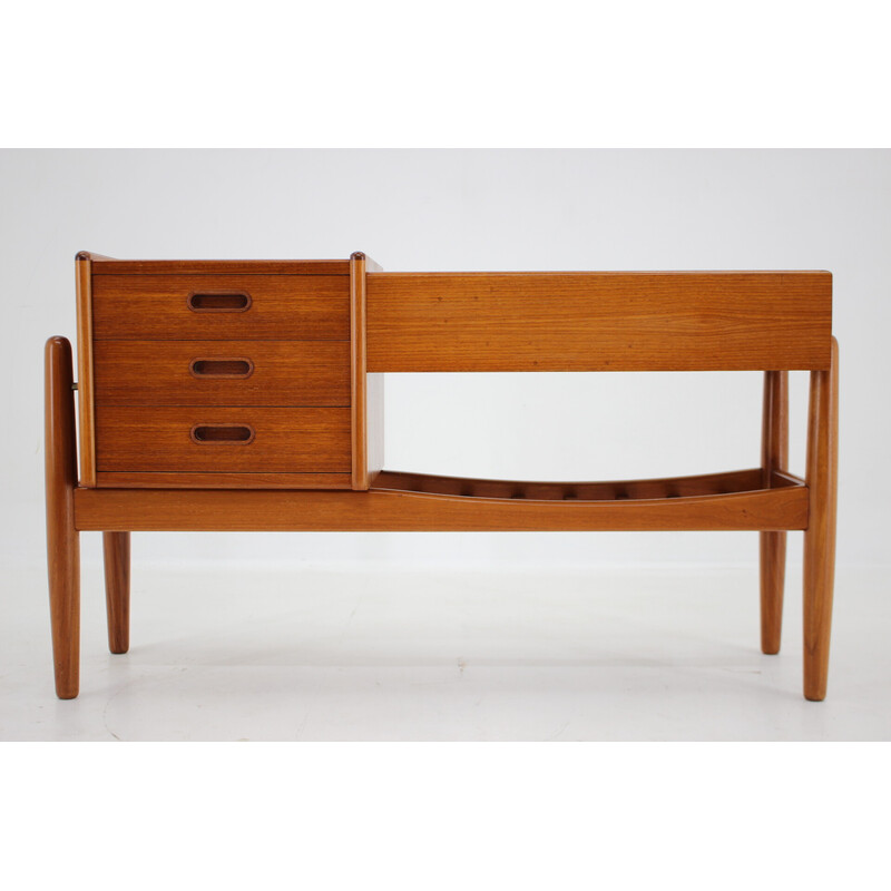 Vintage teak planter by Arne Wahl Iversen, Denmark 1960s