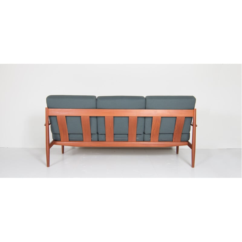3-seater grey sofa model 118 produced by France and Son - 1960s