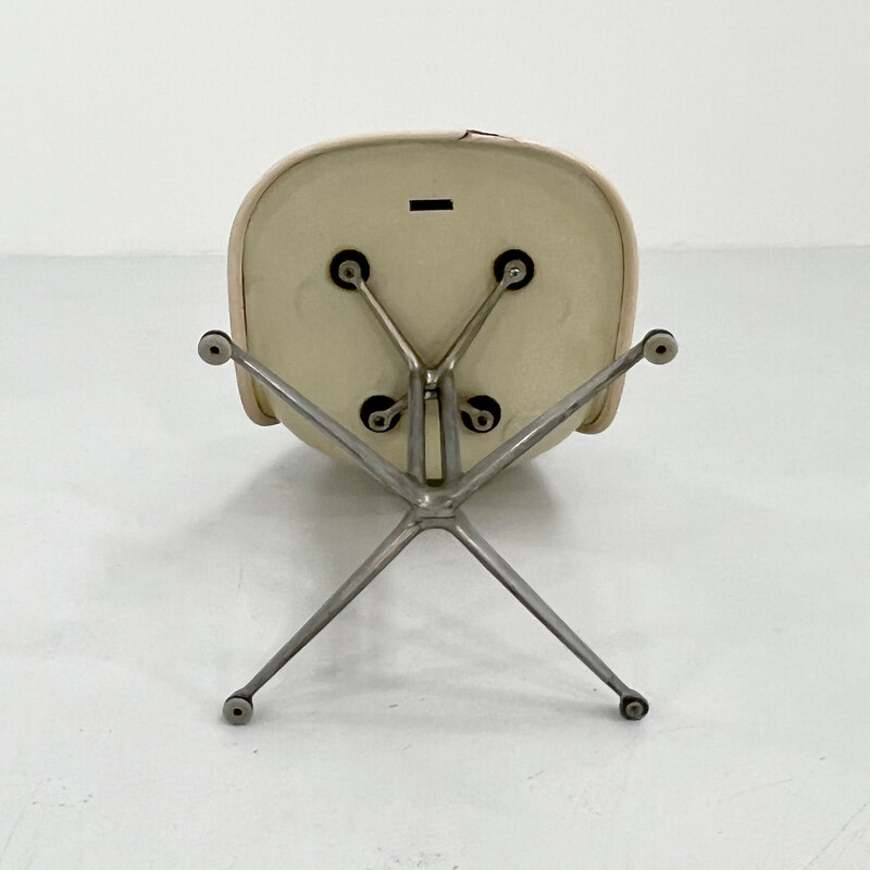 Cadeira Vintage La Fonda em fibra de vidro, metal e pele de Charles