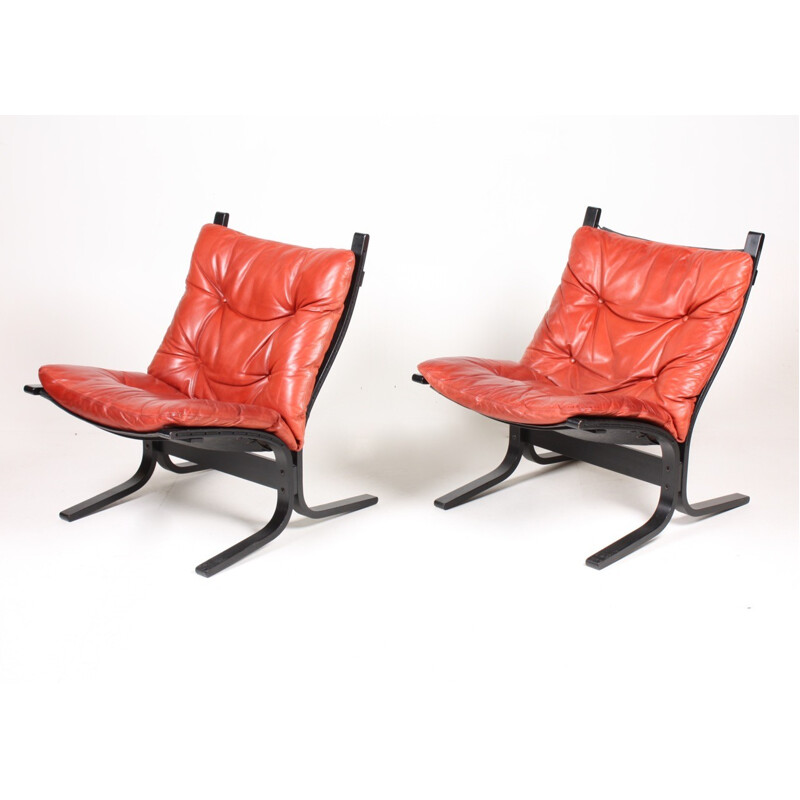 Paire de fauteuils "Siesta" norvégiens en bois courbé et cuir par Ingmar Relling pour Westnofa - 1960