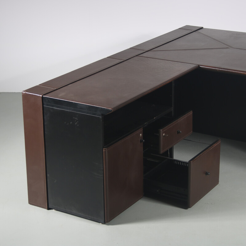 Vintage L-shaped desk in black wood and brown leather by Guido Faleschini for Mariani, Italy 1970s