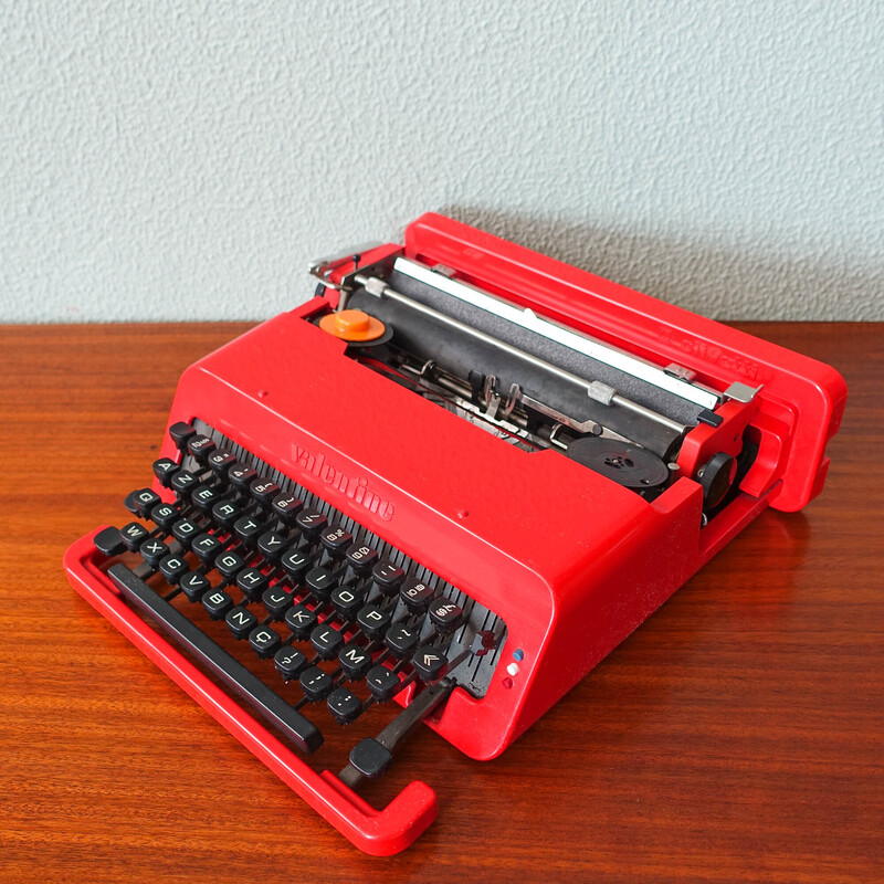 Máquina de escribir Valentine roja vintage de Ettore Sottsass y Perry King para Olivetti Synthesis, años 70