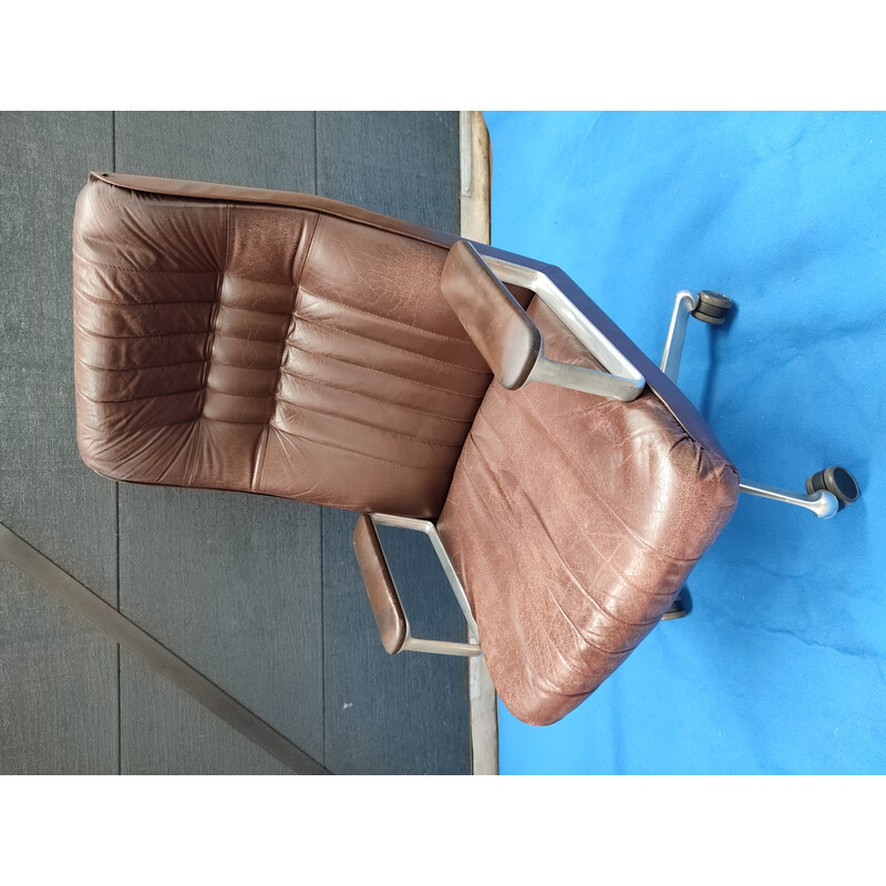 Vintage brown leather armchair by Osvaldo Borsani