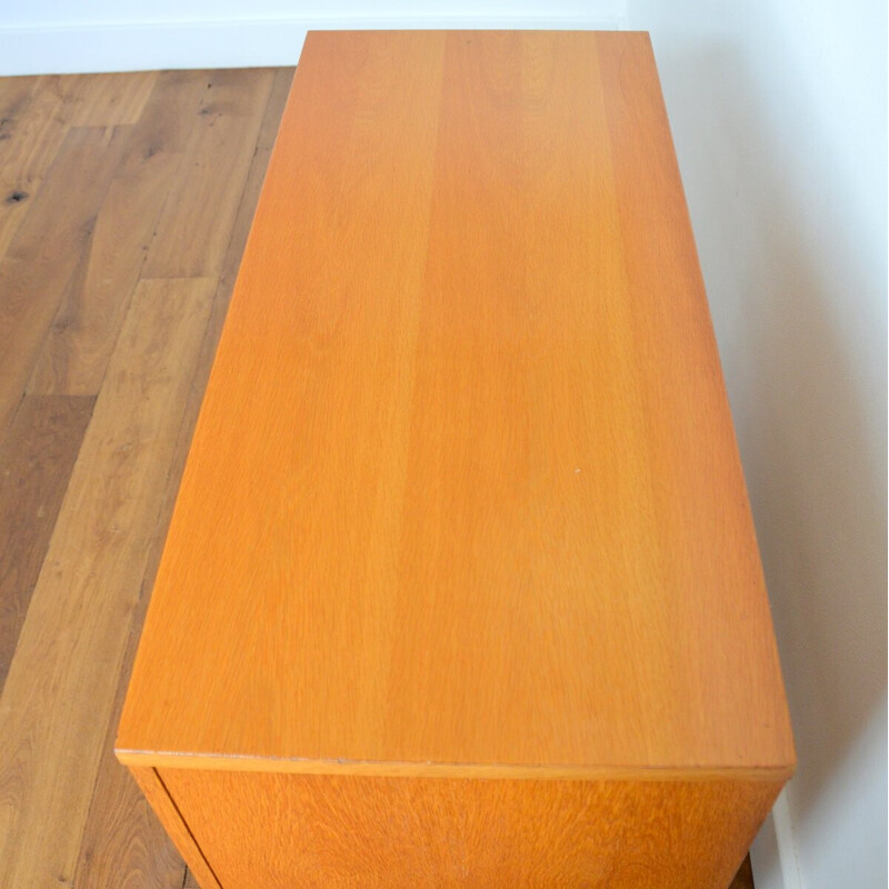 Vintage metalen en plastic dressoir met schuifgordijn, 1950