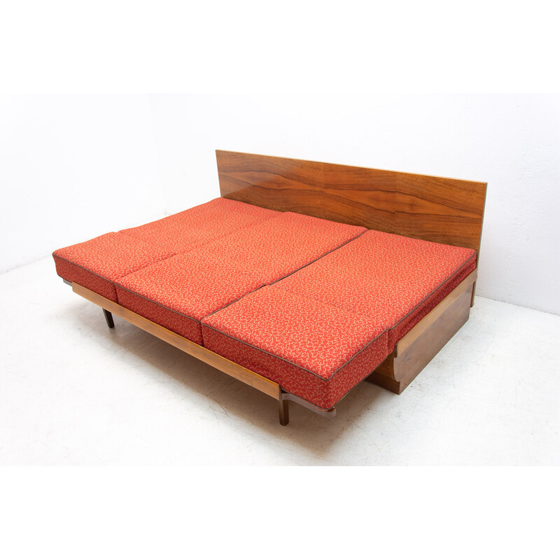 Sofabett aus Nussbaumholz von Jindrich Halabala für Up Zavody, Tschechoslowakei 1950er Jahre