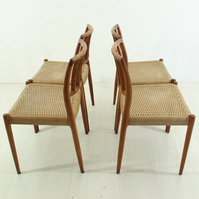 Lot de 4 chaises à repas modèle 83 par Nils O. Møller pour J.L. Møllers - 1960