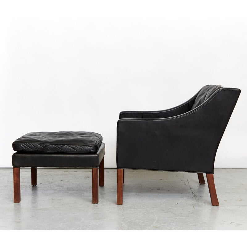 Vintage No. 2207 fauteuil en ottomane van Børge Mogensen voor Fredericia, jaren 1960