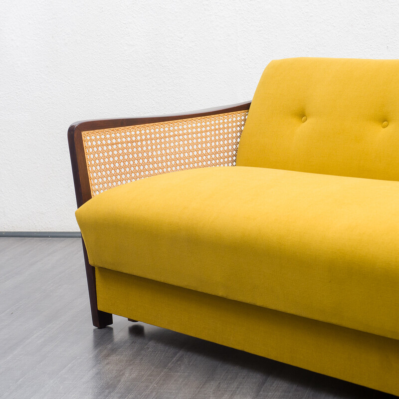 Sofá vintage de haya, mimbre vienés y tela amarilla, años 50