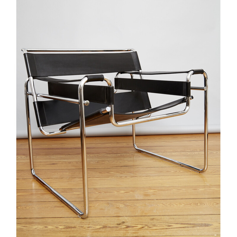 Vintage B3 Wassily armchair in leather by Marcel Breuer for Gavina