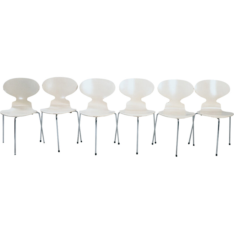 Set of 6 vintage white Ant chairs by Arne Jacobsen for Fritz Hansen, 1981