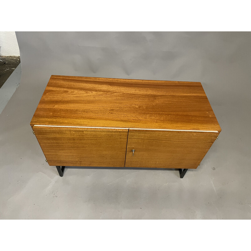 Cómoda de madera vintage de Interier Praha