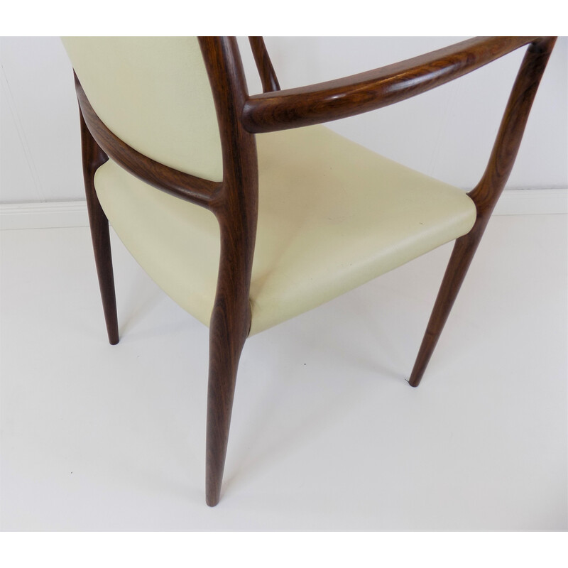 Vintage 65 stoel in ivoorkleurig leer en palissanderhout van Niels O. Møller voor Møller