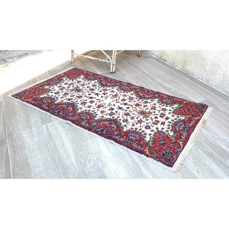 Tapis vintage persan en laine beige et rouge-bordeaux