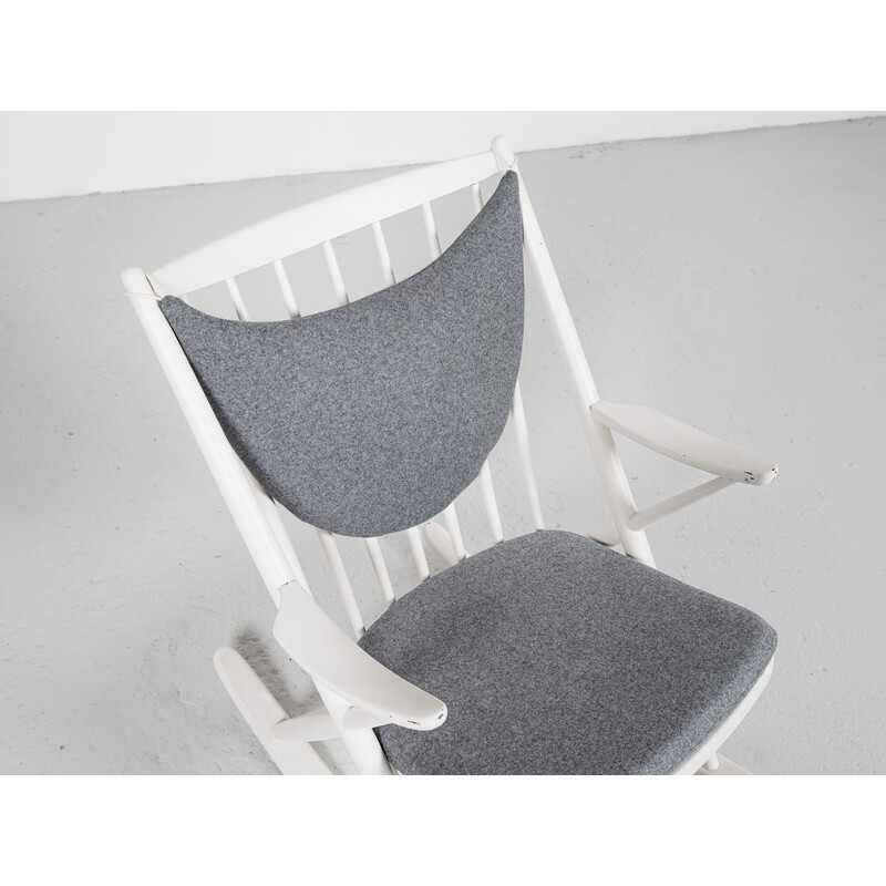 Vintage schommelstoel in wit gelakt hout van Frank Reenskaug voor Bramin, Denemarken 1960