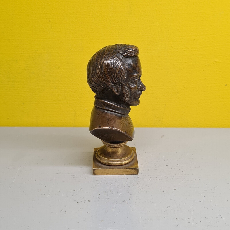 Vintage sculpture "bust of a man" in bronze by A. Givet, 1863s