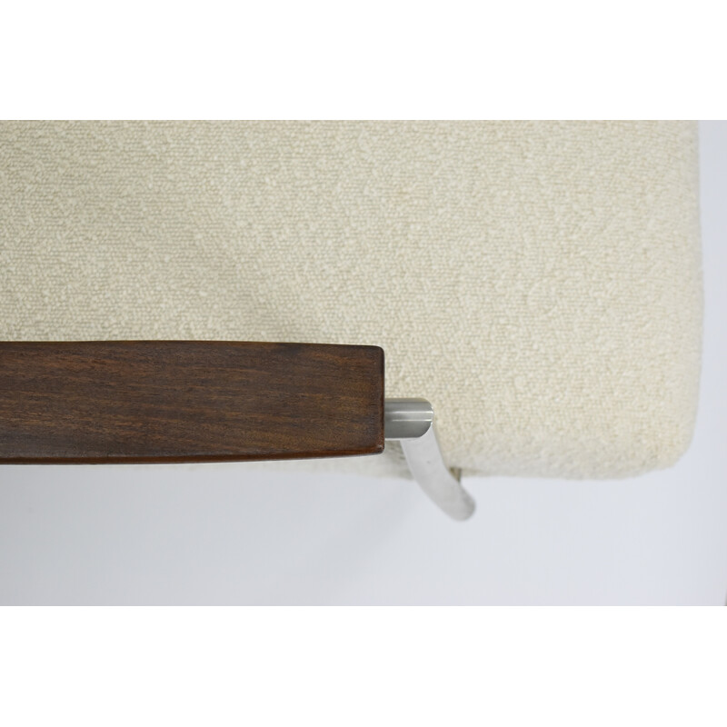 Divano vintage a 3 posti in teak e tessuto bouclé bianco, Danimarca 1960