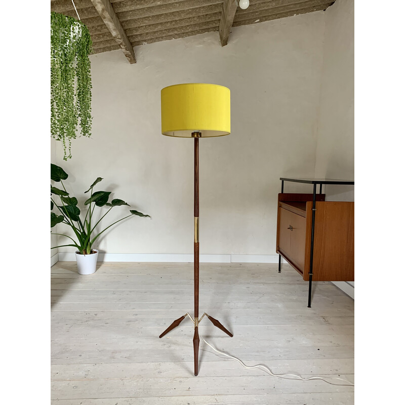 Lampadaire vintage scandinave tripode en teck et laiton, 1960