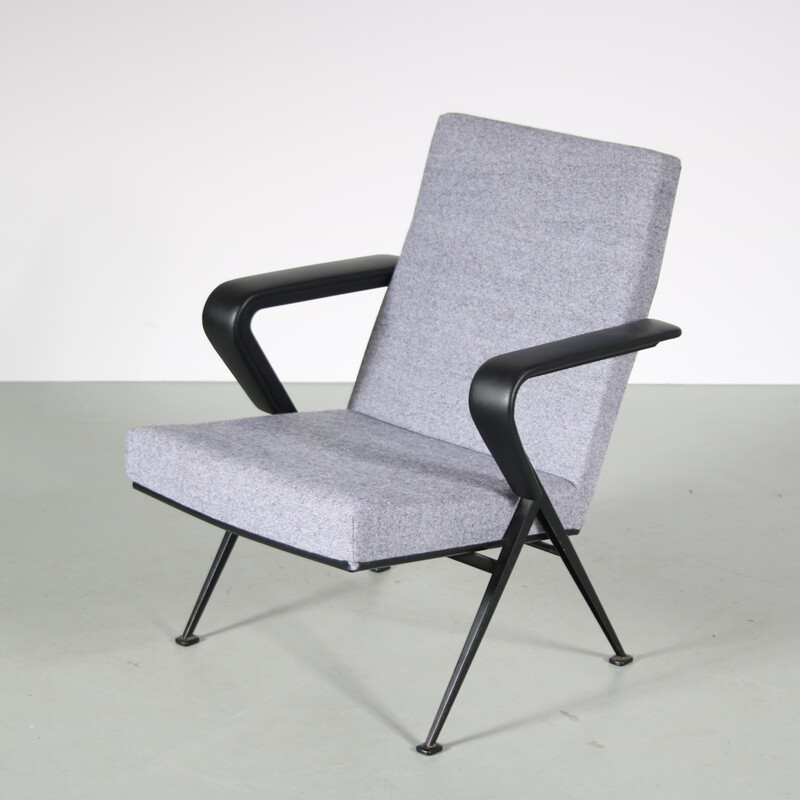 Pair of vintage "Repose" lounge chairs in metal and gray fabric by Friso Kramer for Ahrend de Cirkel, Netherlands 1960s