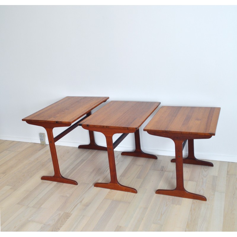 Vintage nesting tables in solid teak, Denmark 1960s