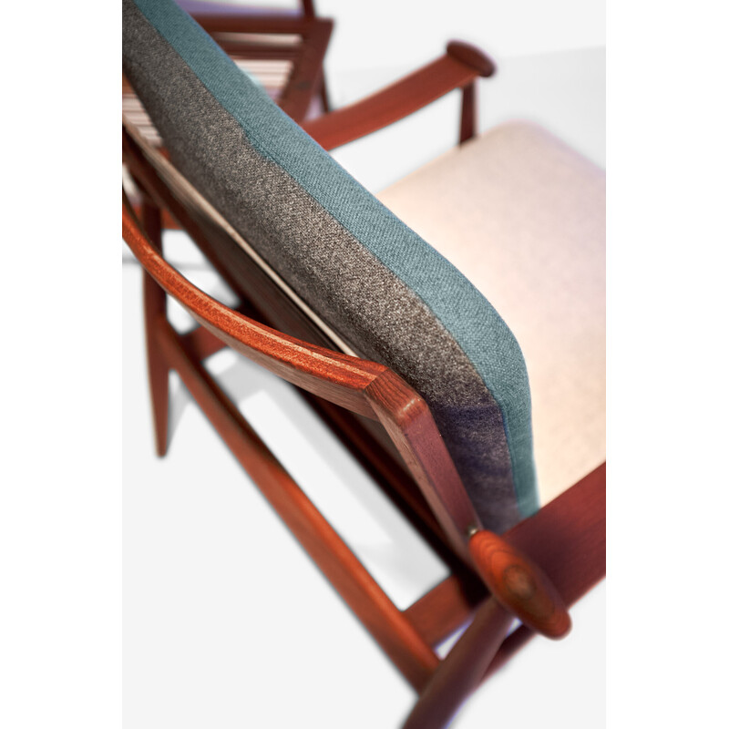 Paar vintage "Spade Chair" stoelen in webbing en Kradrat stof van Finn Juhl voor Frankrijk