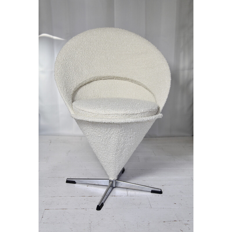 Cadeira "cúpula" vintage em aço cromado, chapa metálica curva e tecido ecru white terry