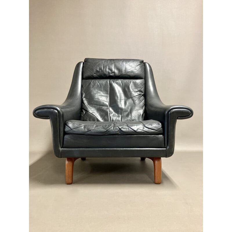 Scandinavian vintage armchair in leather and teak by Aage Christiansen, 1950